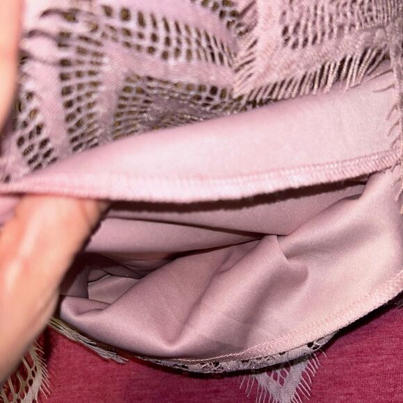 Francesca’s cold shoulder double layer flowy blouse size meduim - Picture 5 of 5